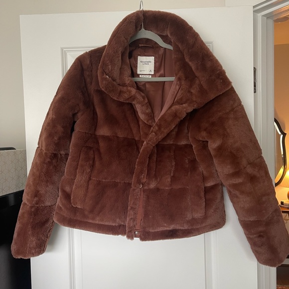 Abercrombie & Fitch Jackets & Blazers - Like-new Abercrombie Fur Puffer Coat